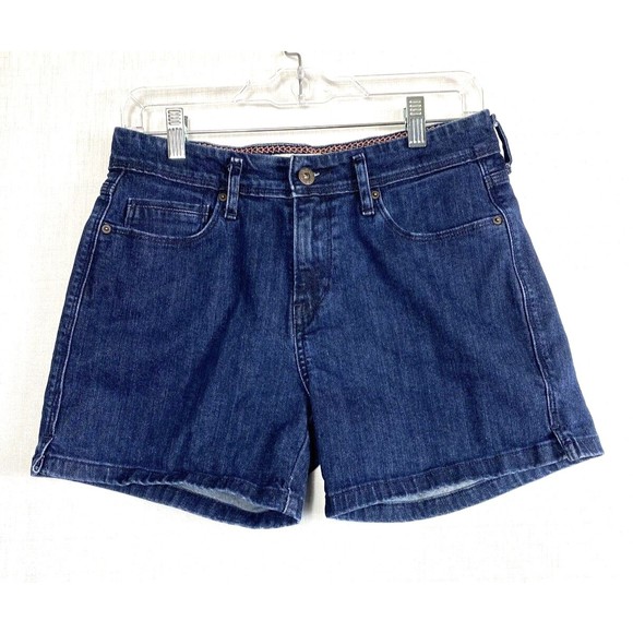 Levi’s Classic Shorts Women’s Denim Casual 4" Inseam Zipper Fly 5 Pocket Size 4 - Picture 1 of 14